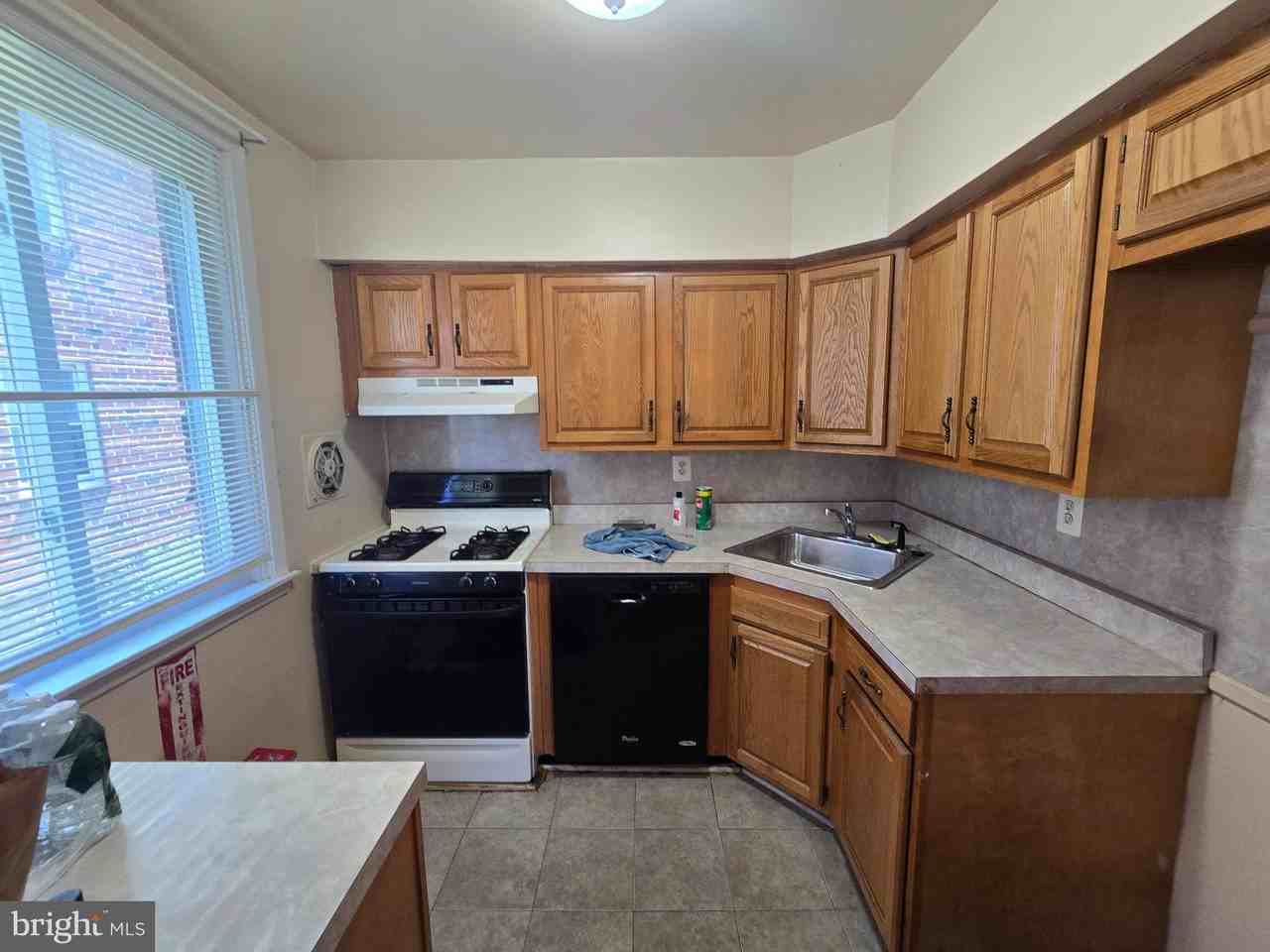 162 W Cheltenham Ave - Photo 7 of 10