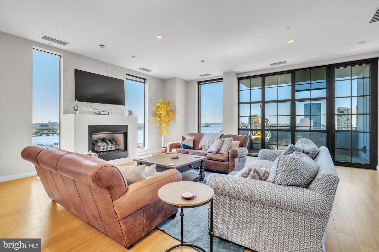 108 Arch St #PH1 - Photo 6 of 50