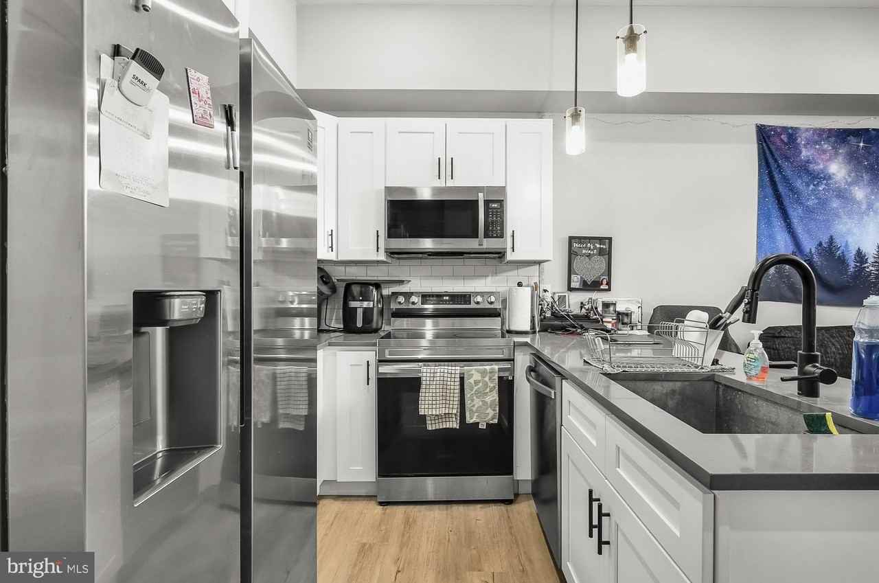 3965 Lancaster Ave #104