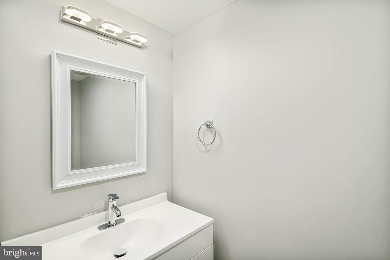 1443 N 8th St #5 - Photo 5 of 21