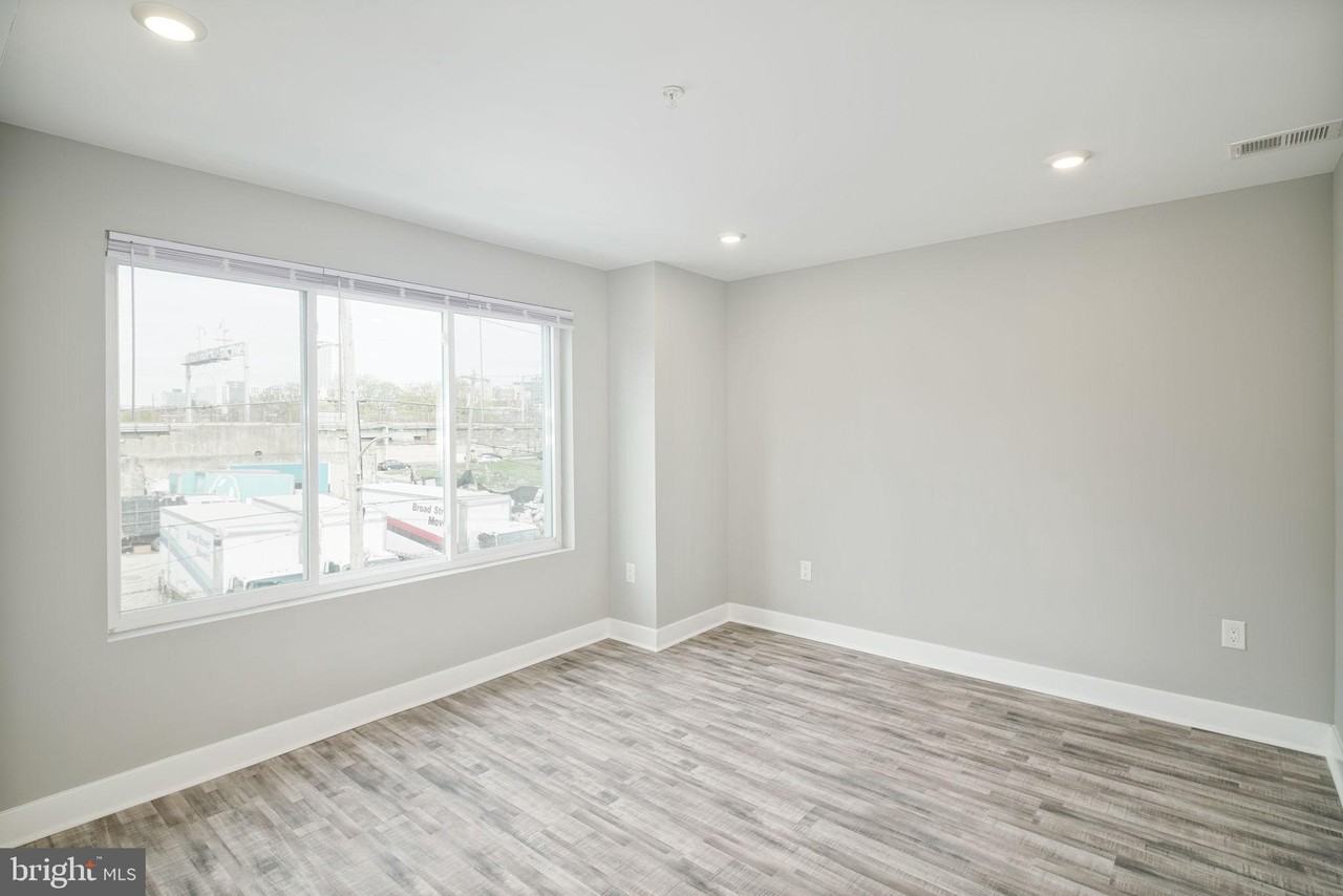 1443 N 8th St #5 - Photo 6 of 21