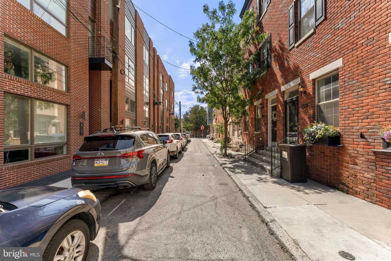 2131 Kimball St - Photo 2 of 42