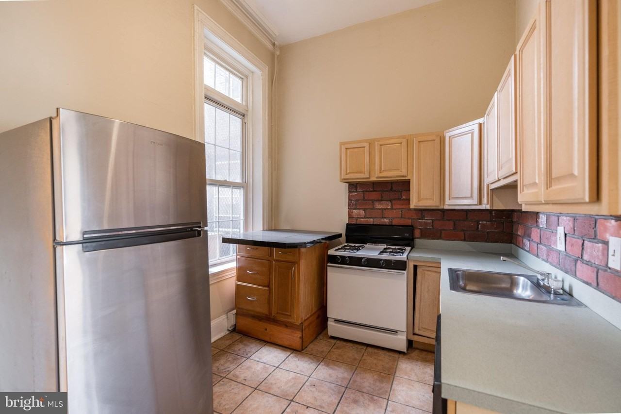 1933 Spring Garden St #1F - Photo 7 of 12