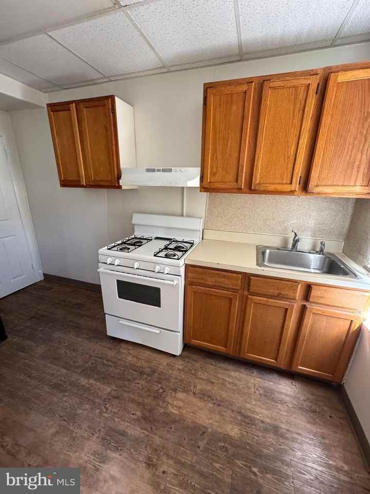 2617 S 68th St - Photo 3 of 10