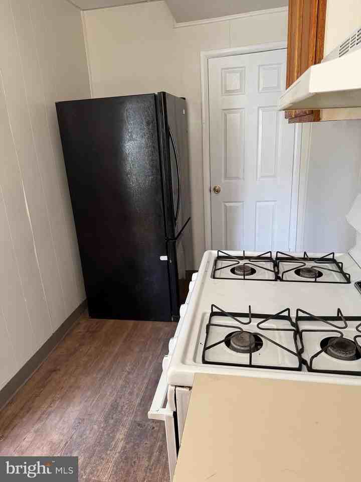 2617 S 68th St - Photo 4 of 10
