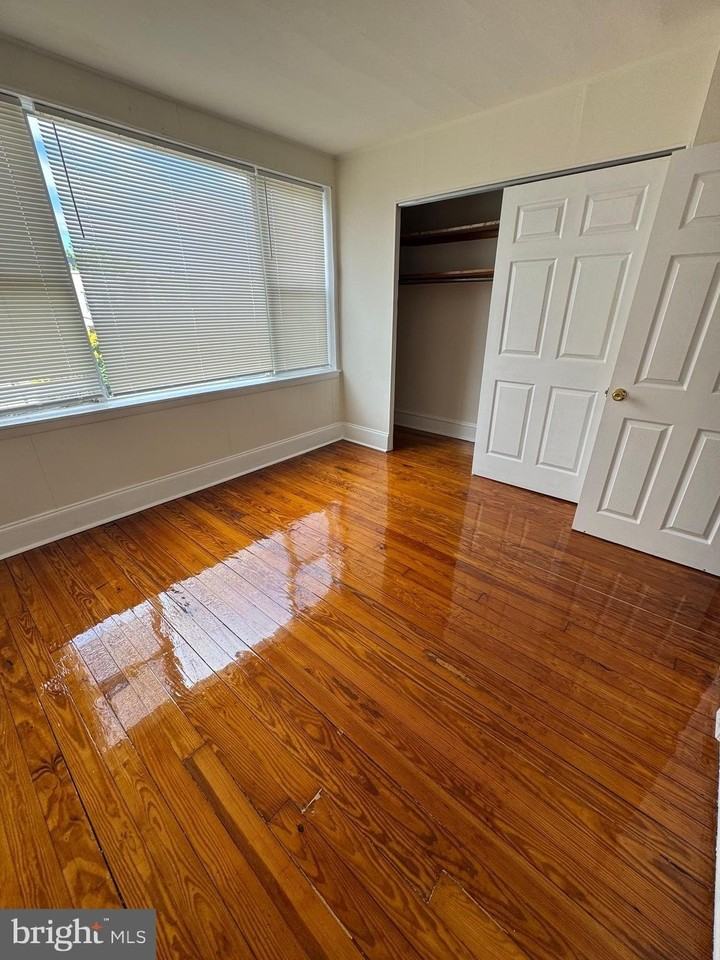 2617 S 68th St - Photo 5 of 10