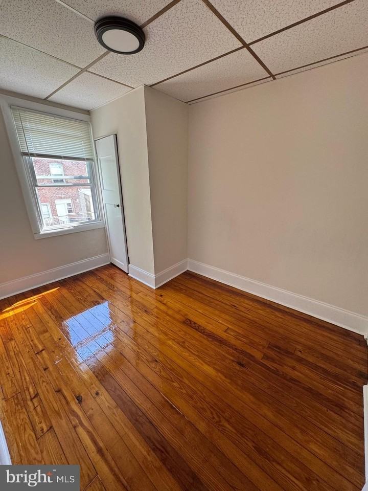 2617 S 68th St - Photo 6 of 10