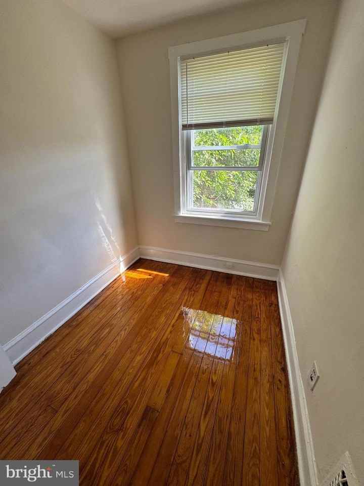 2617 S 68th St - Photo 7 of 10
