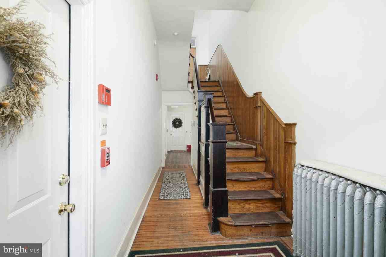 401 S 22nd St #1F - Photo 3 of 12