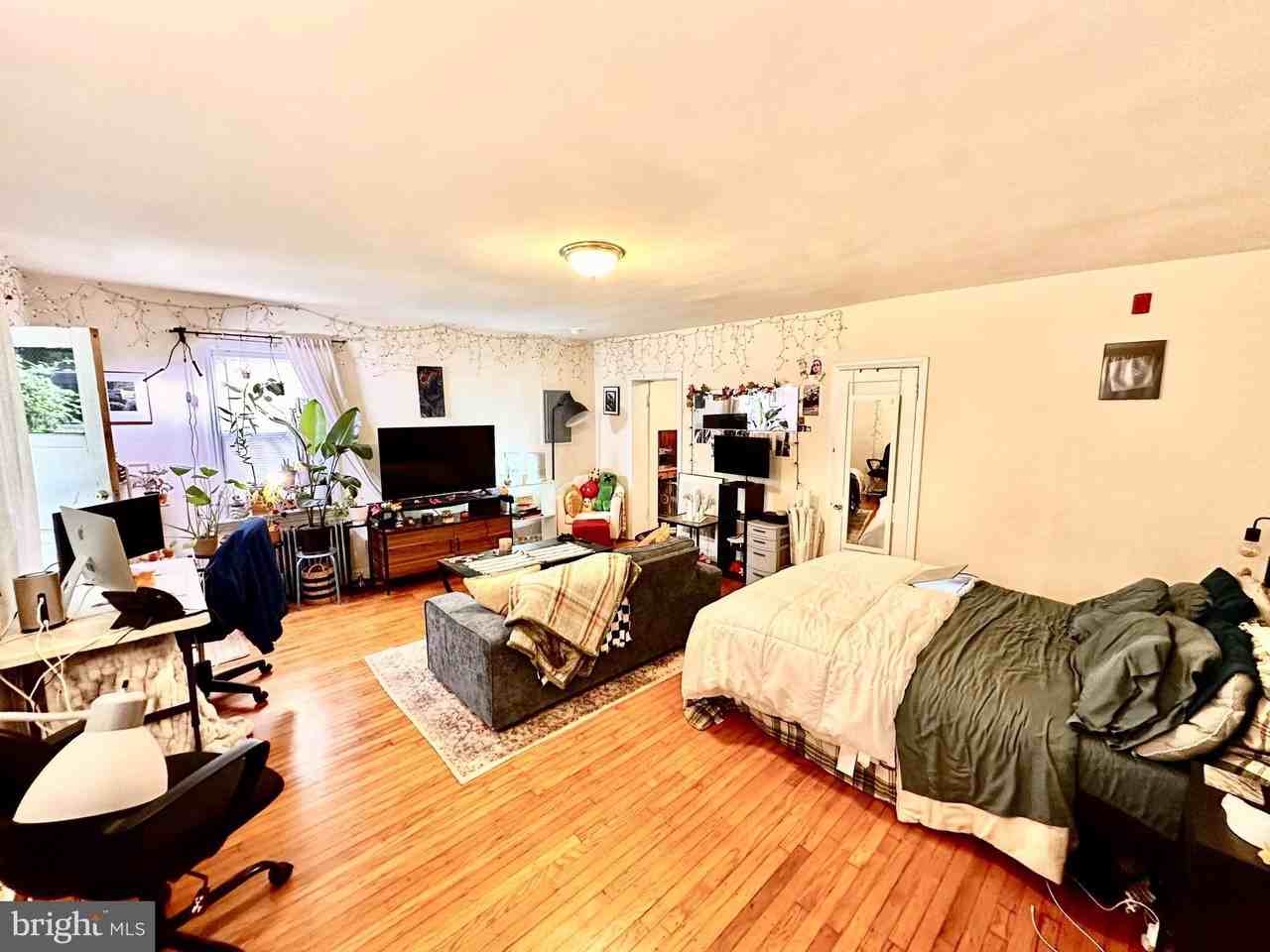 243 W Rittenhouse St #2C - Photo 3 of 9