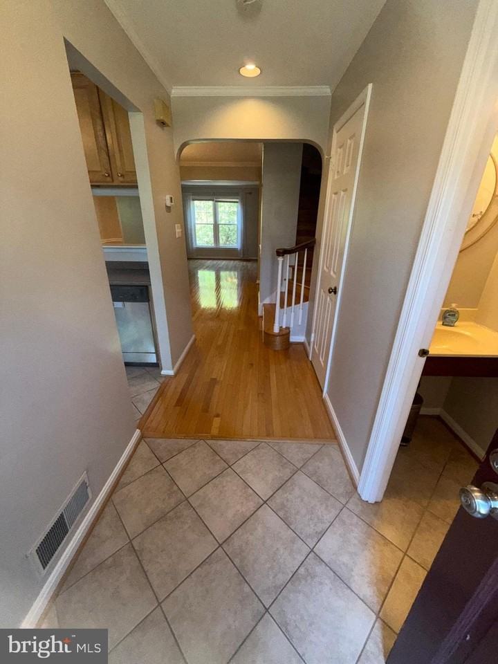 6707 Washington Blvd Unit B - Photo 5 of 41