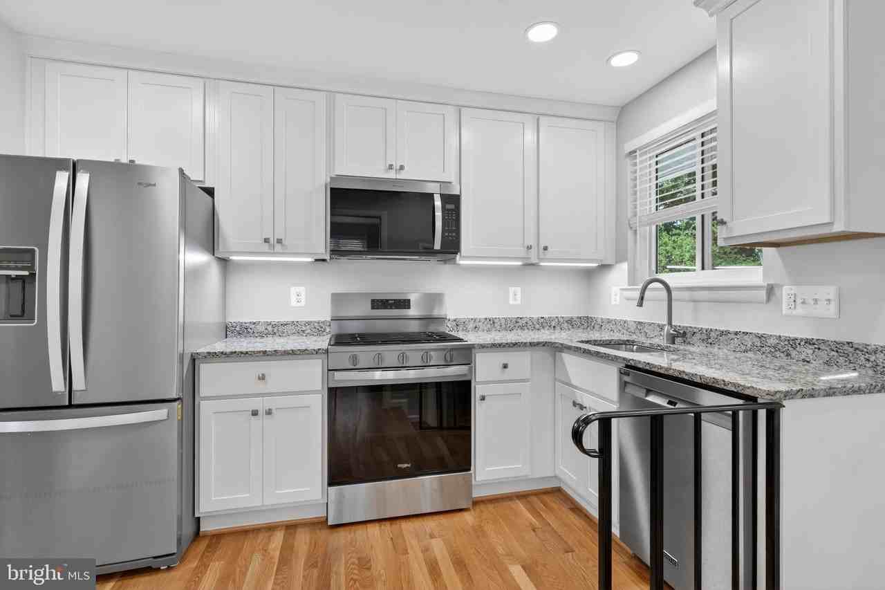 4625 Strathblane Pl - Photo 6 of 22