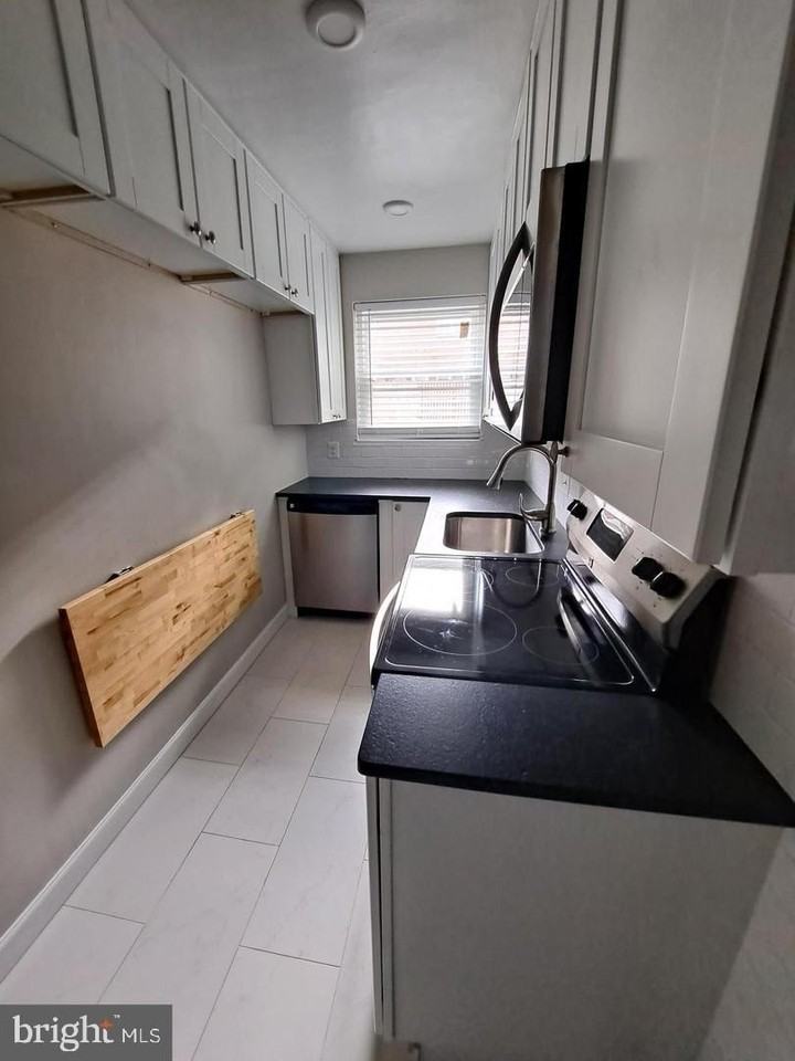 3063 Patrick Henry Dr #102 - Photo 5 of 6