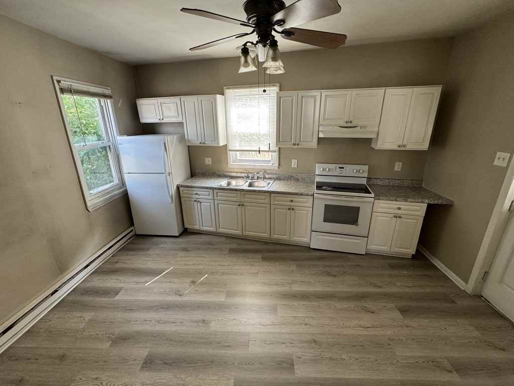 352 S 3rd St #1 - Photo 6 of 10