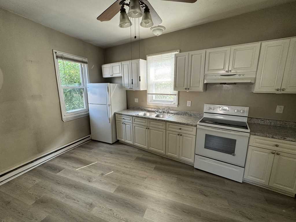 352 S 3rd St #1 - Photo 7 of 10