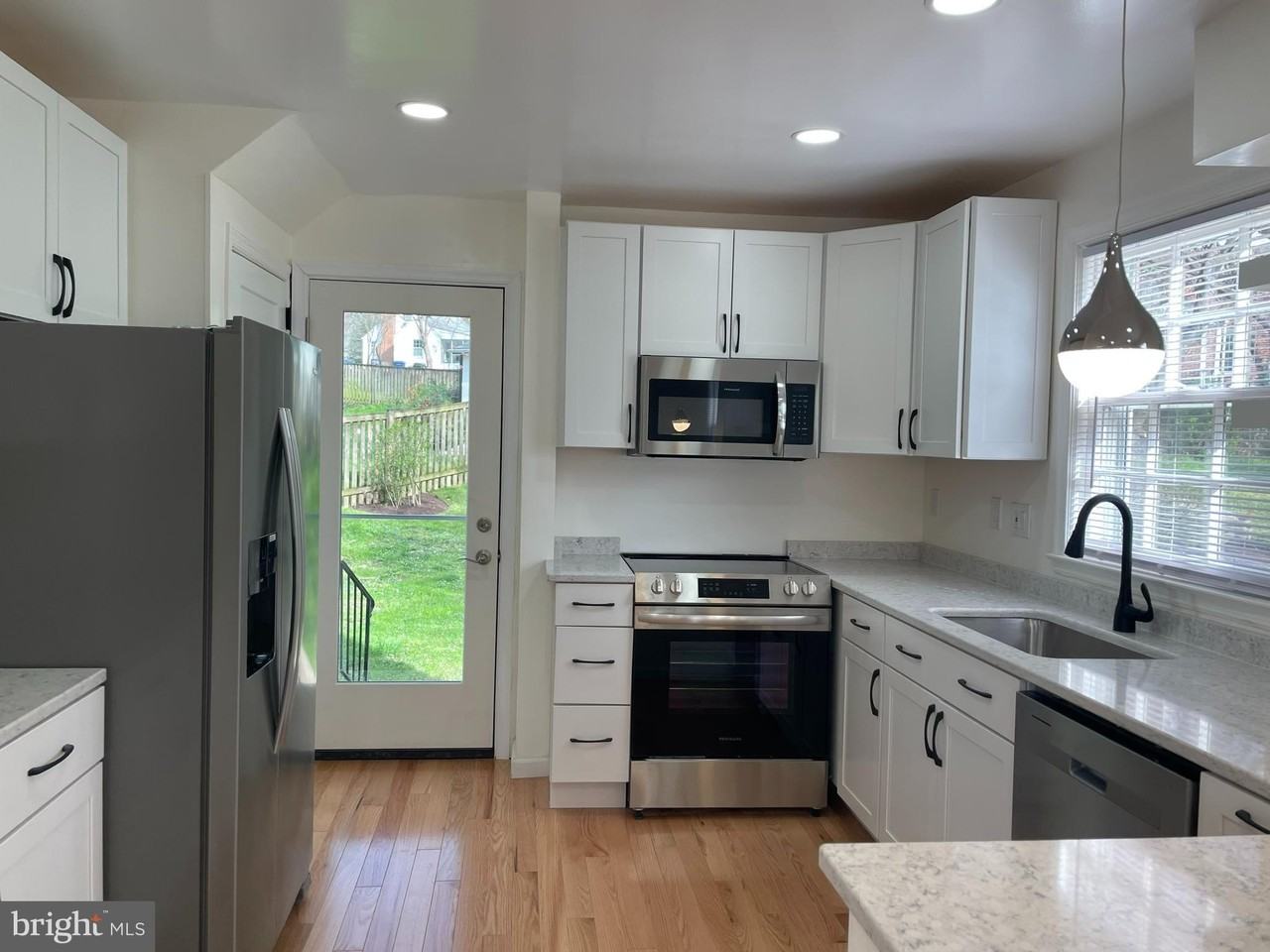 2924 Marshall St - Photo 4 of 49