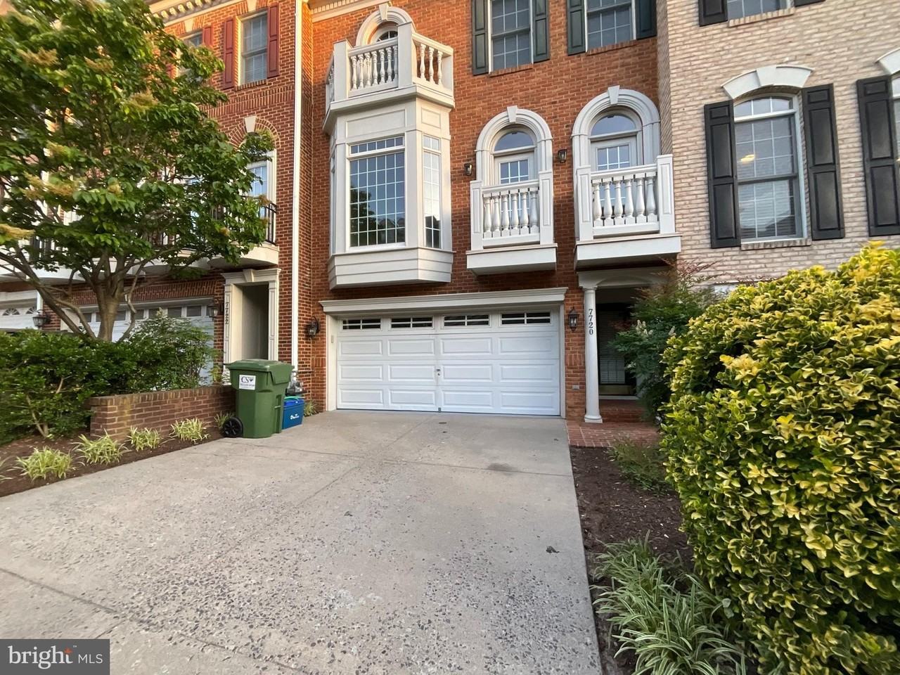 7720 Spoleto Ln - Photo 4 of 50
