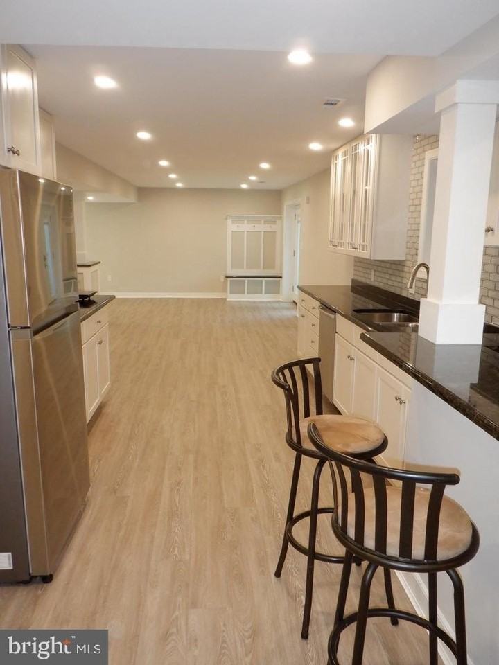 830 Santmyer Dr Se - Photo 4 of 20