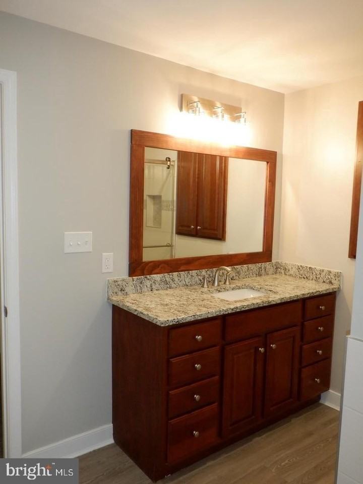 830 Santmyer Dr Se - Photo 6 of 20