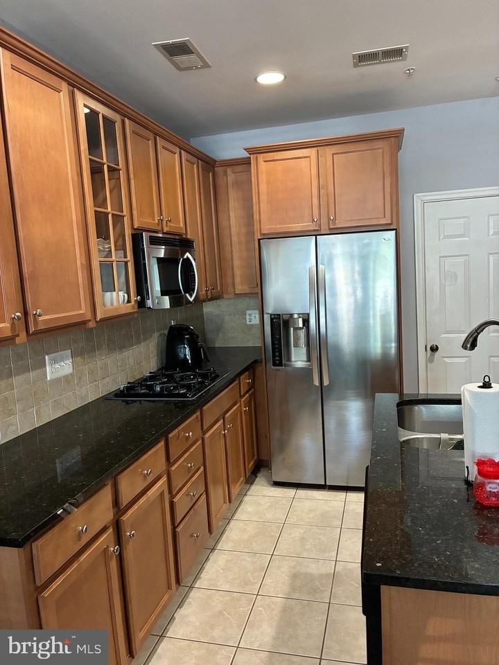 9532 Walker Way - Photo 4 of 20