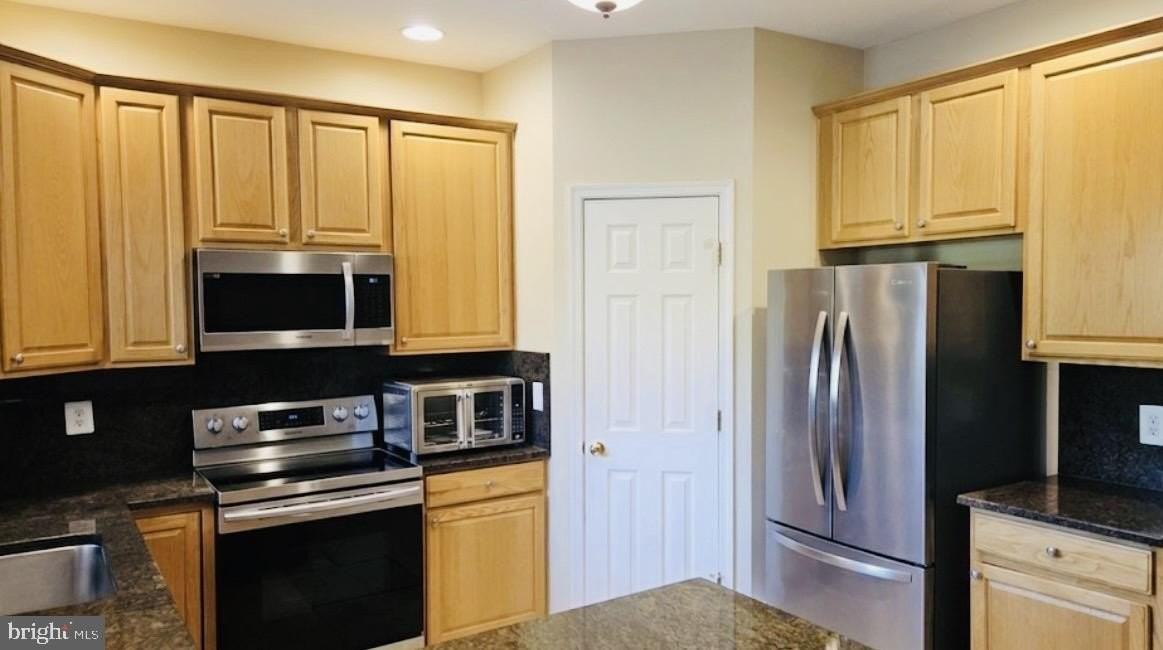 12327 Malvern Way - Photo 3 of 13