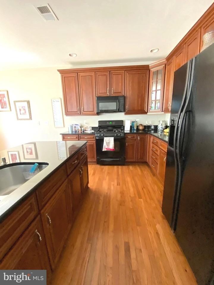 15839 Fourmile Creek Ct - Photo 3 of 25