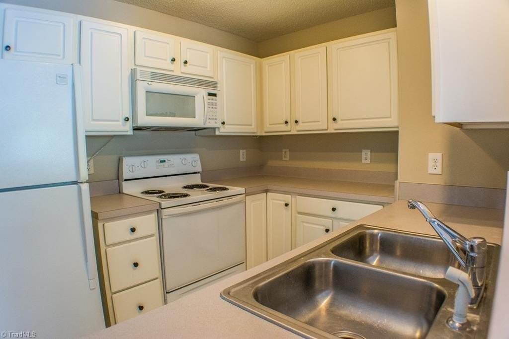 624 Ivy Glen Dr - Photo 6 of 12