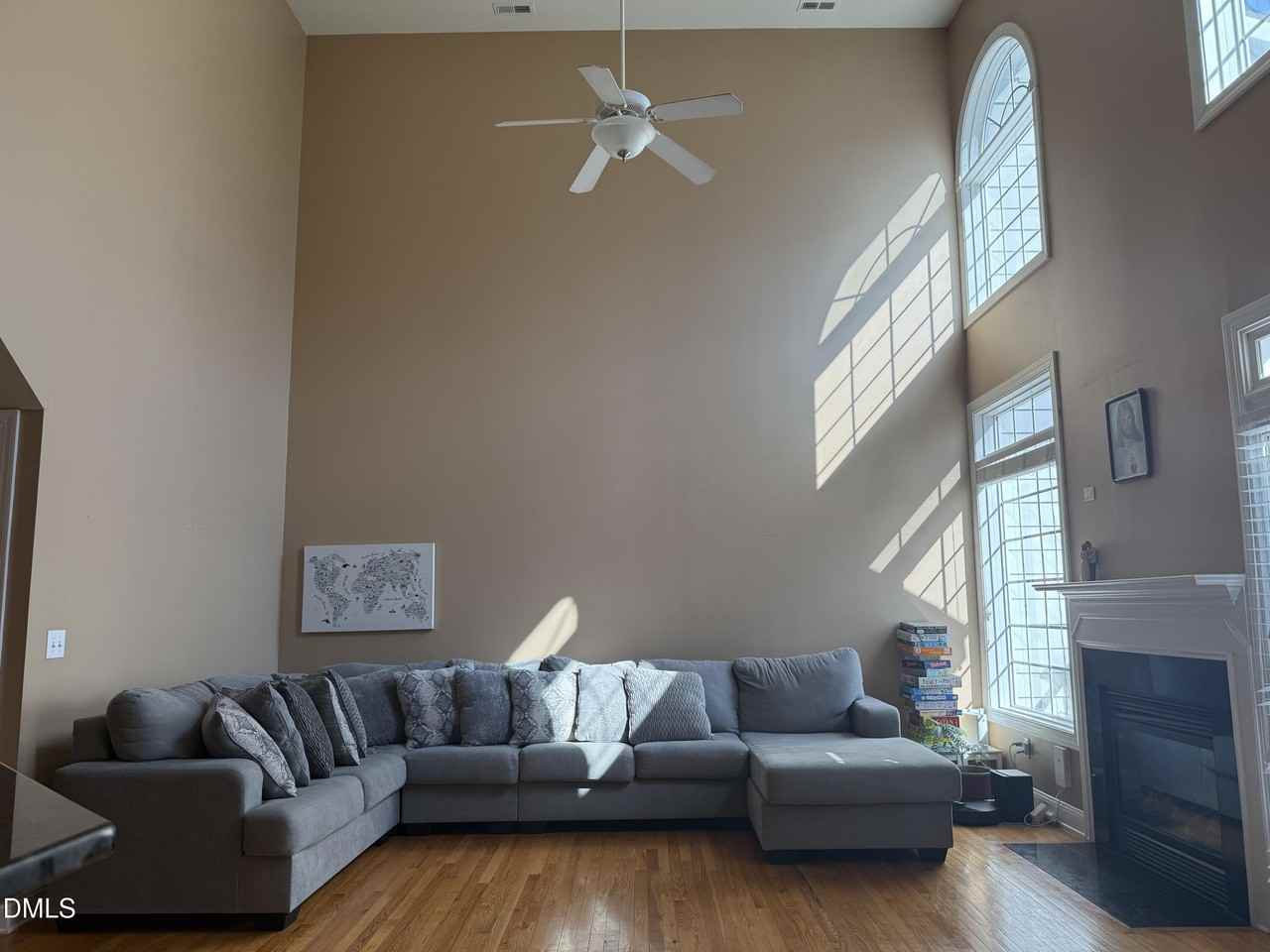 401 Waverly Hills Dr - Photo 6 of 34