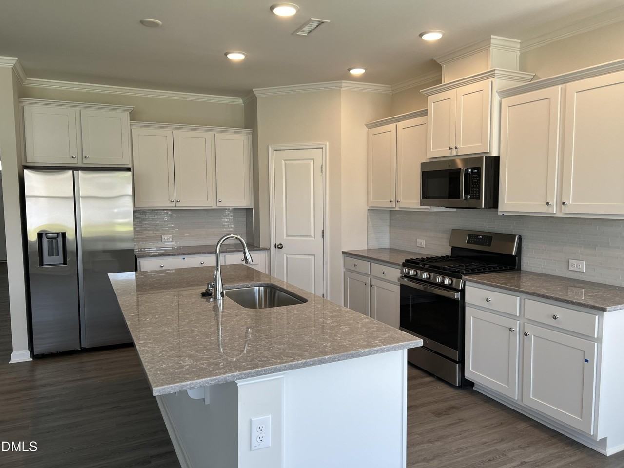 262 Streamliner Blvd - Photo 2 of 20