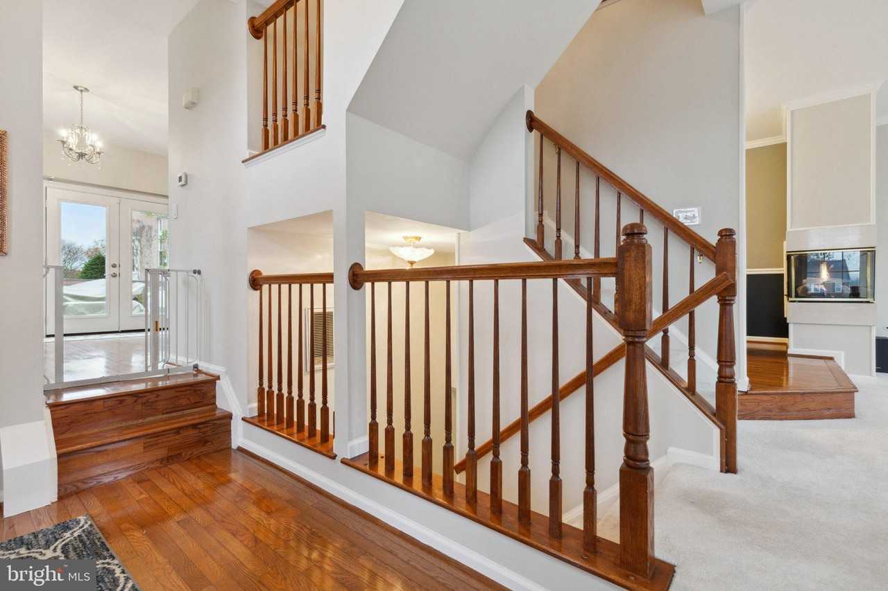 6336 Dunman Way - Photo 4 of 32