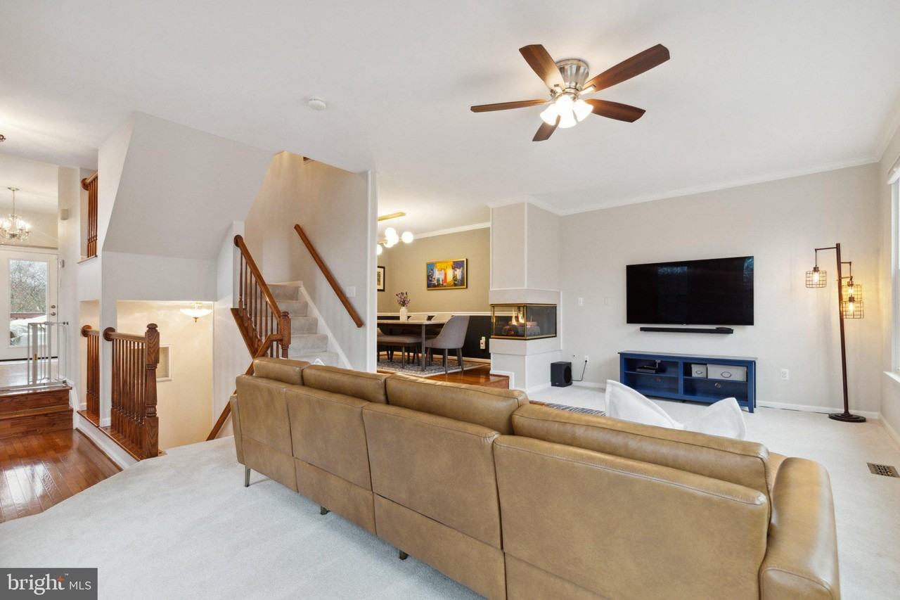 6336 Dunman Way - Photo 6 of 32