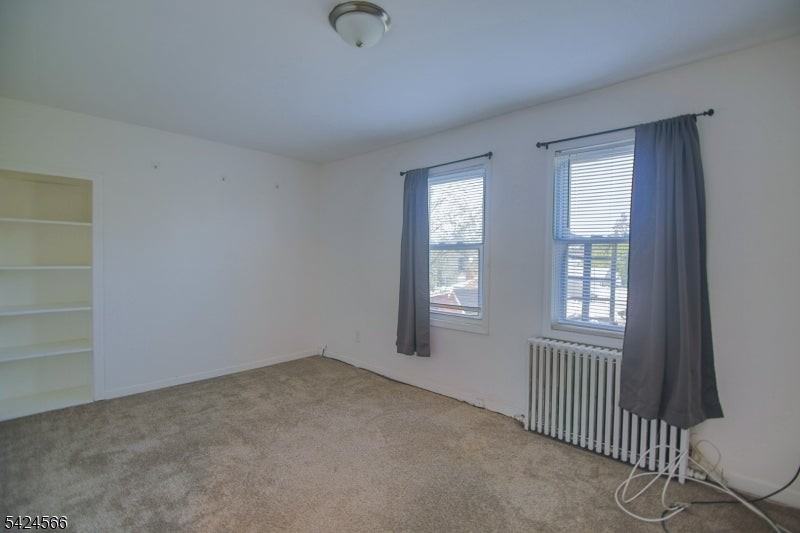 433 Ainsworth St - Photo 3 of 11