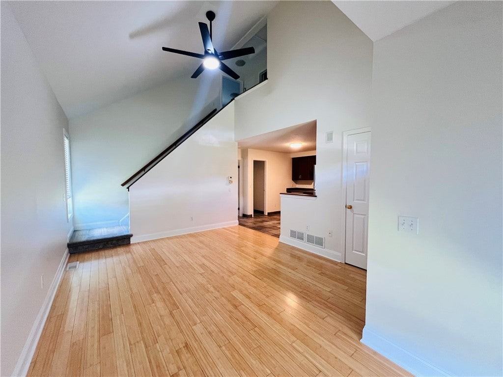 131 Broxbourne Dr - Photo 3 of 16