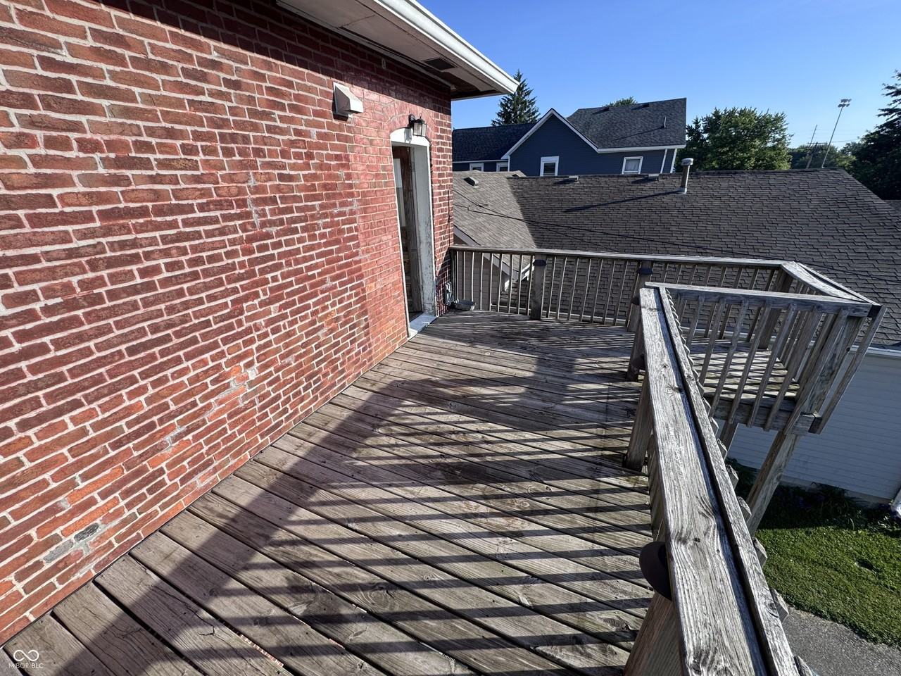 91 N Maple St - Photo 2 of 24
