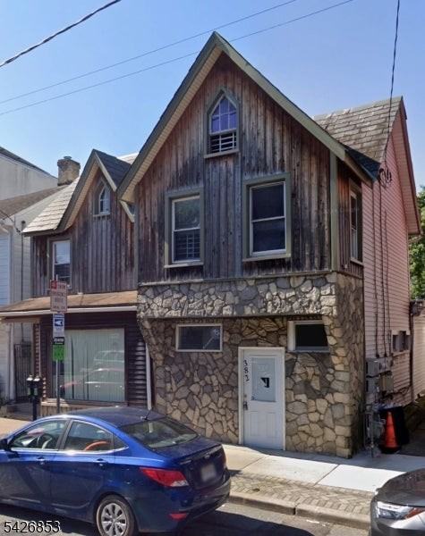 382 S Main St