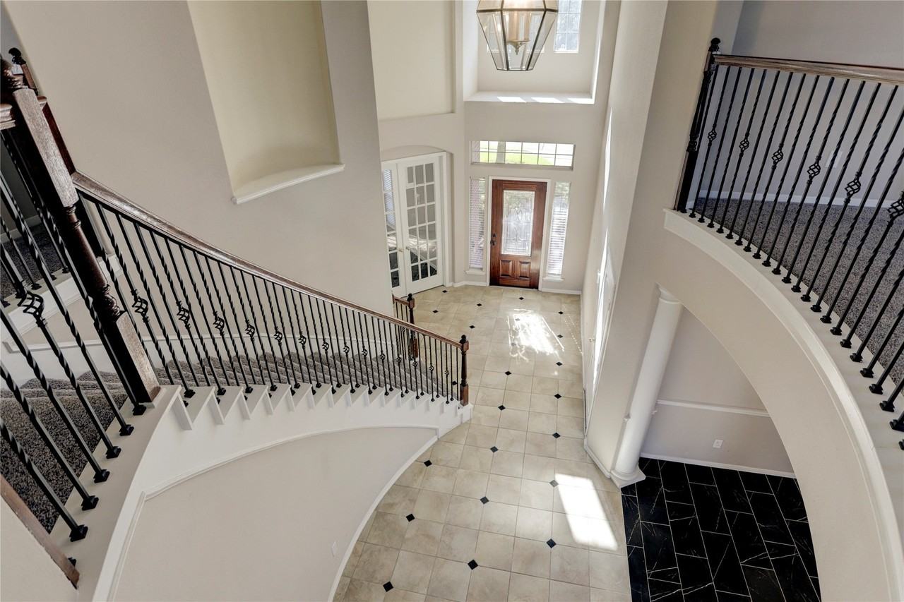 13419 Sunset Bay Ln - Photo 3 of 38