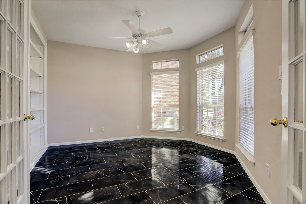 13419 Sunset Bay Ln - Photo 5 of 38