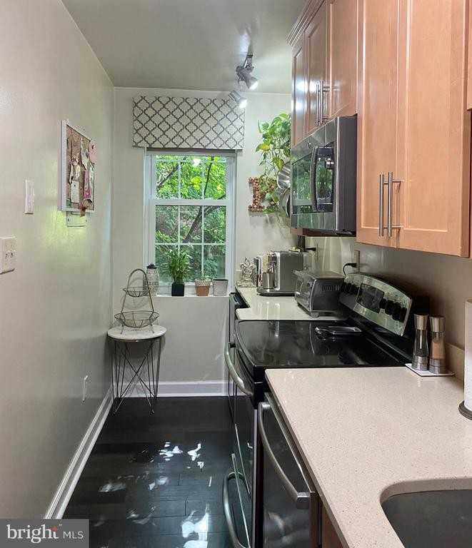 1800 Key Blvd - Photo 3 of 6
