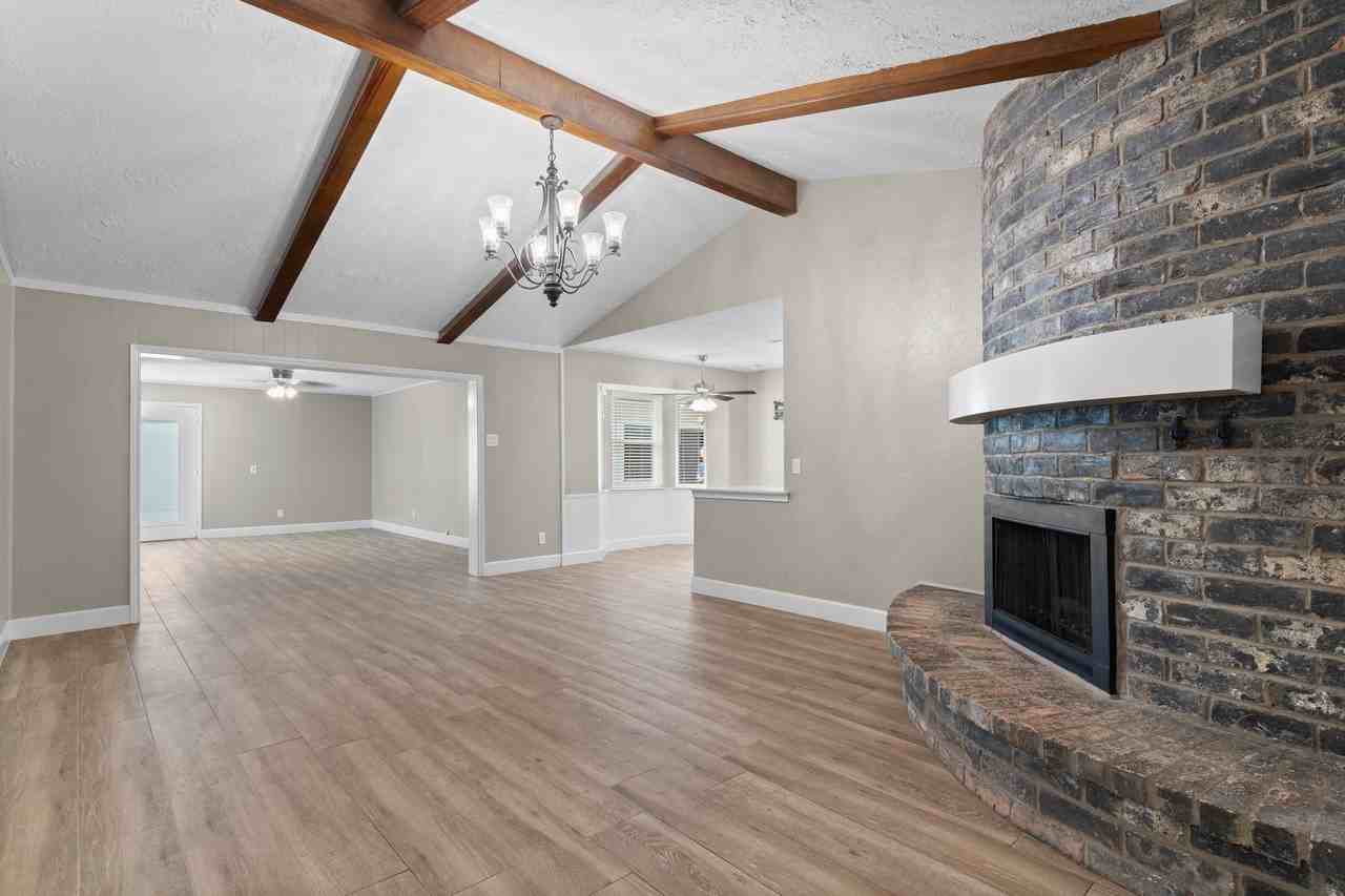 27234 Wells Ln - Photo 5 of 13