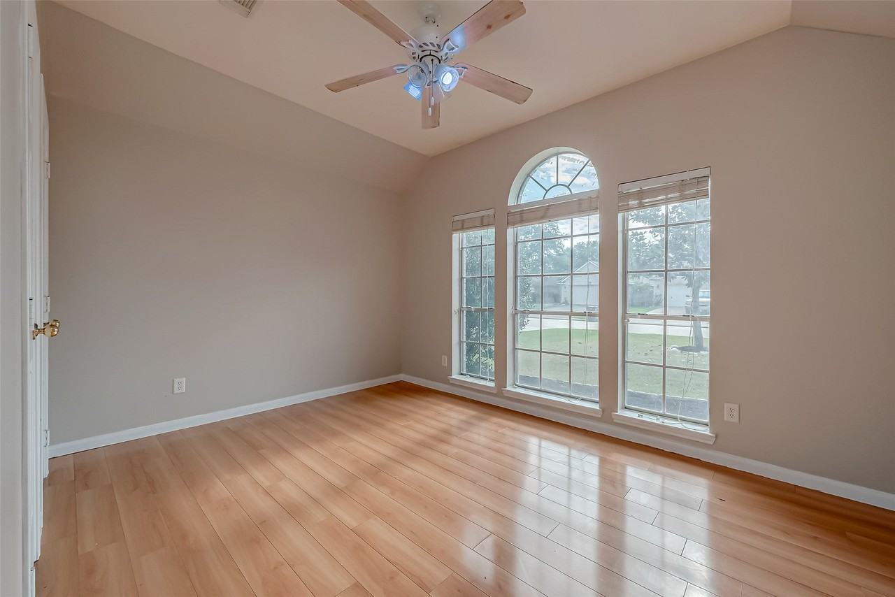 8714 Pleasantbrook Dr - Photo 6 of 27