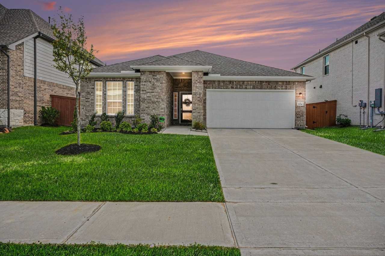2214 Lierna Dr