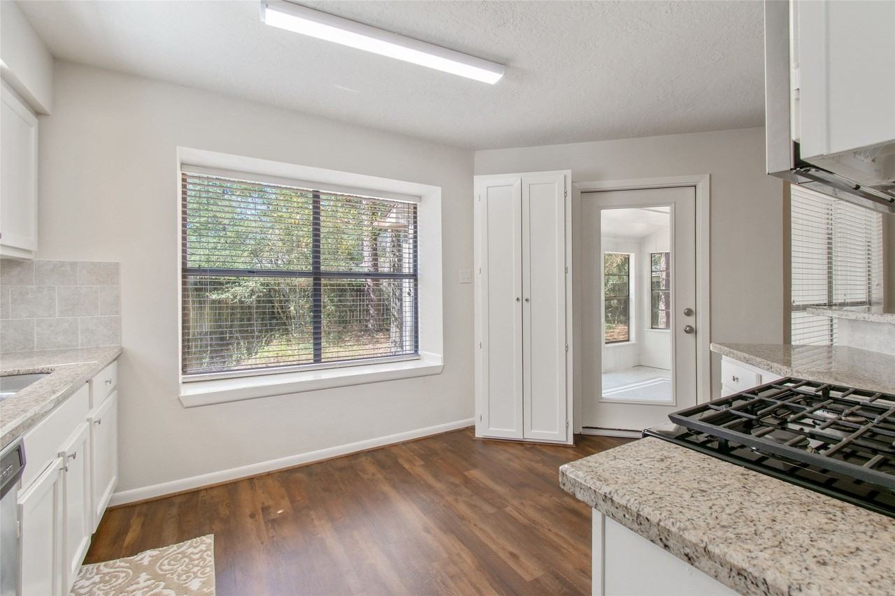75 Fallshire Dr - Photo 5 of 16