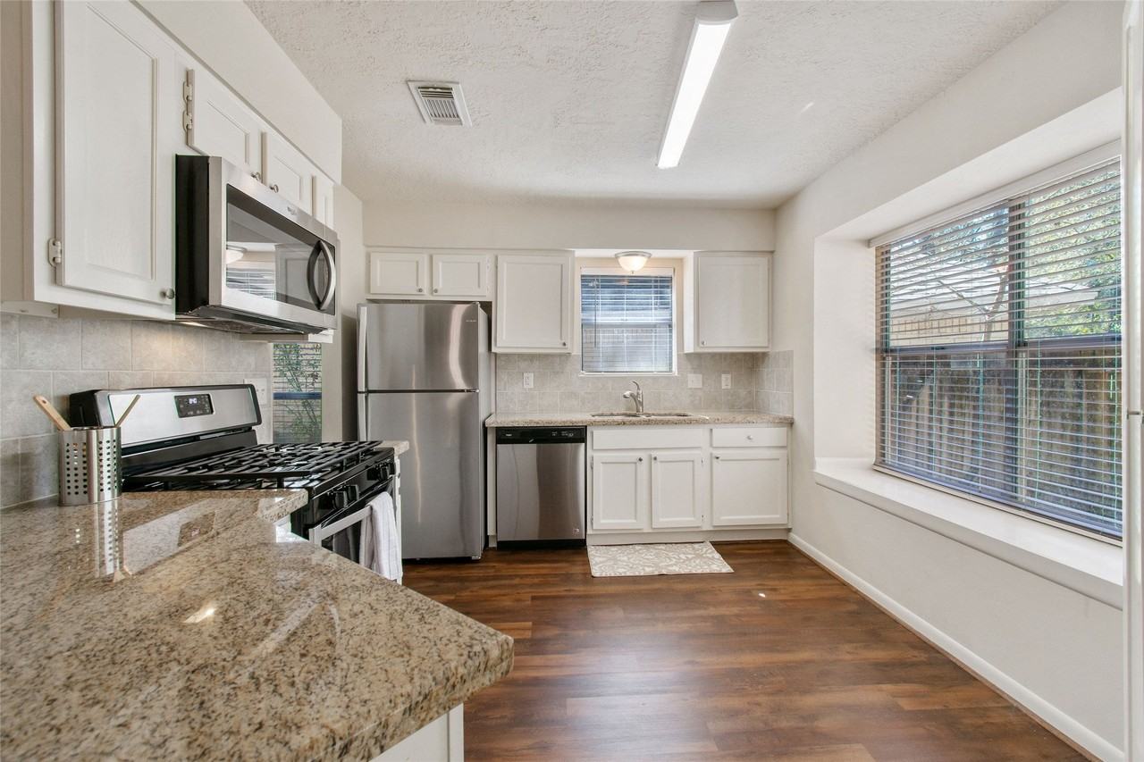 75 Fallshire Dr - Photo 7 of 16