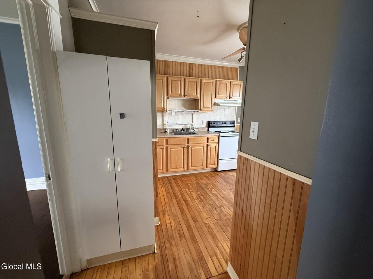 45 Lincoln Ave - Photo 6 of 15