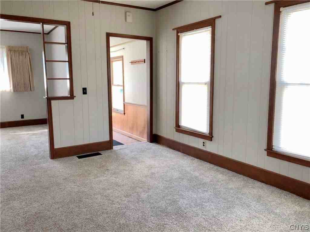 708 Schuyler St - Photo 3 of 24