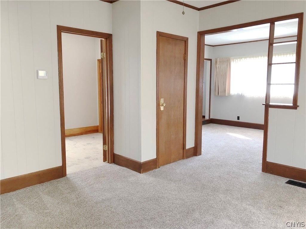 708 Schuyler St - Photo 4 of 24