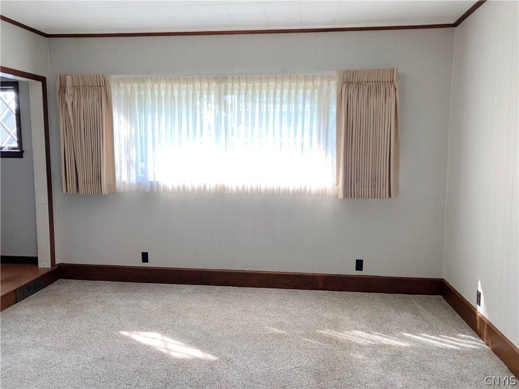 708 Schuyler St - Photo 6 of 24