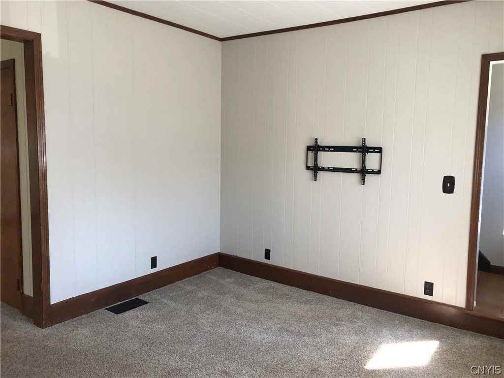 708 Schuyler St - Photo 7 of 24