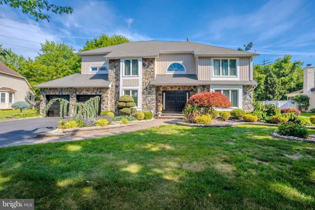 61 Amherst Way - Photo 7 of 50