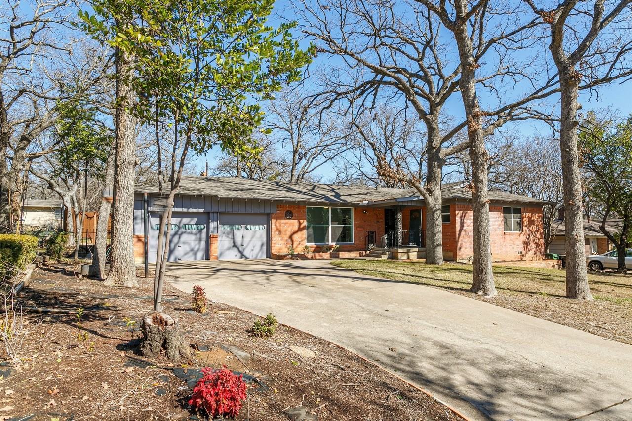 604 Oakwood Ave - Photo 2 of 24